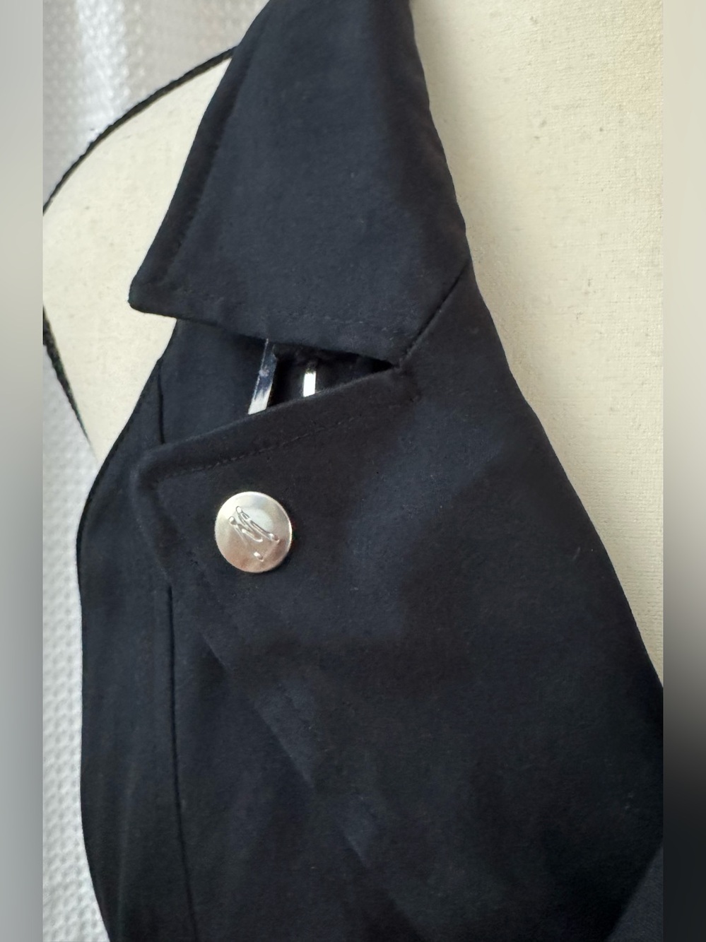 Marciano by Guess Halter sleeveless Black vest size medium - Picture 2 of 11
